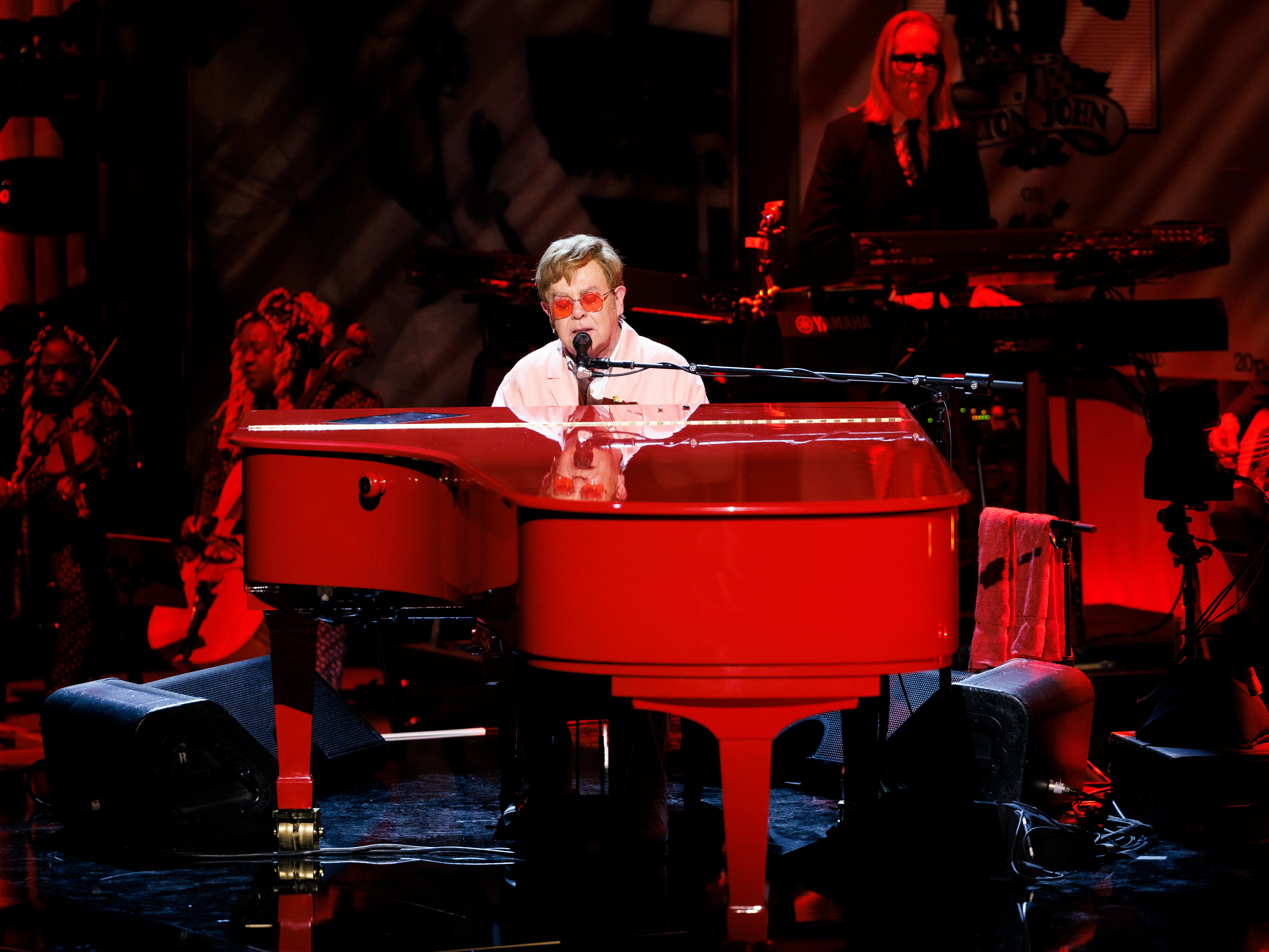 10 Fascinating Facts About Elton John's Extraordinary Life-3