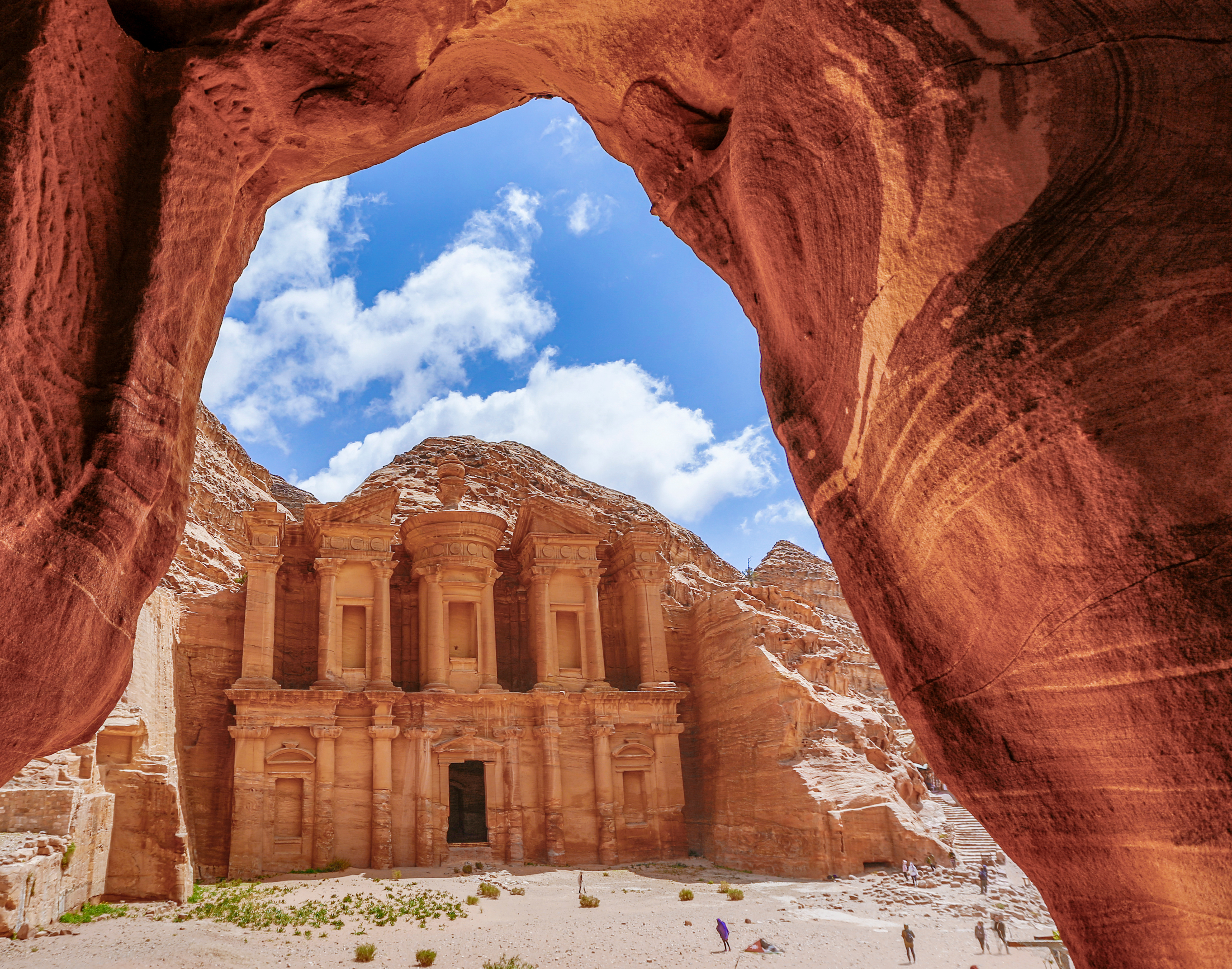 Wanderlust Wonders: 10 Picture-Perfect Places for Your Next Vacation-3
