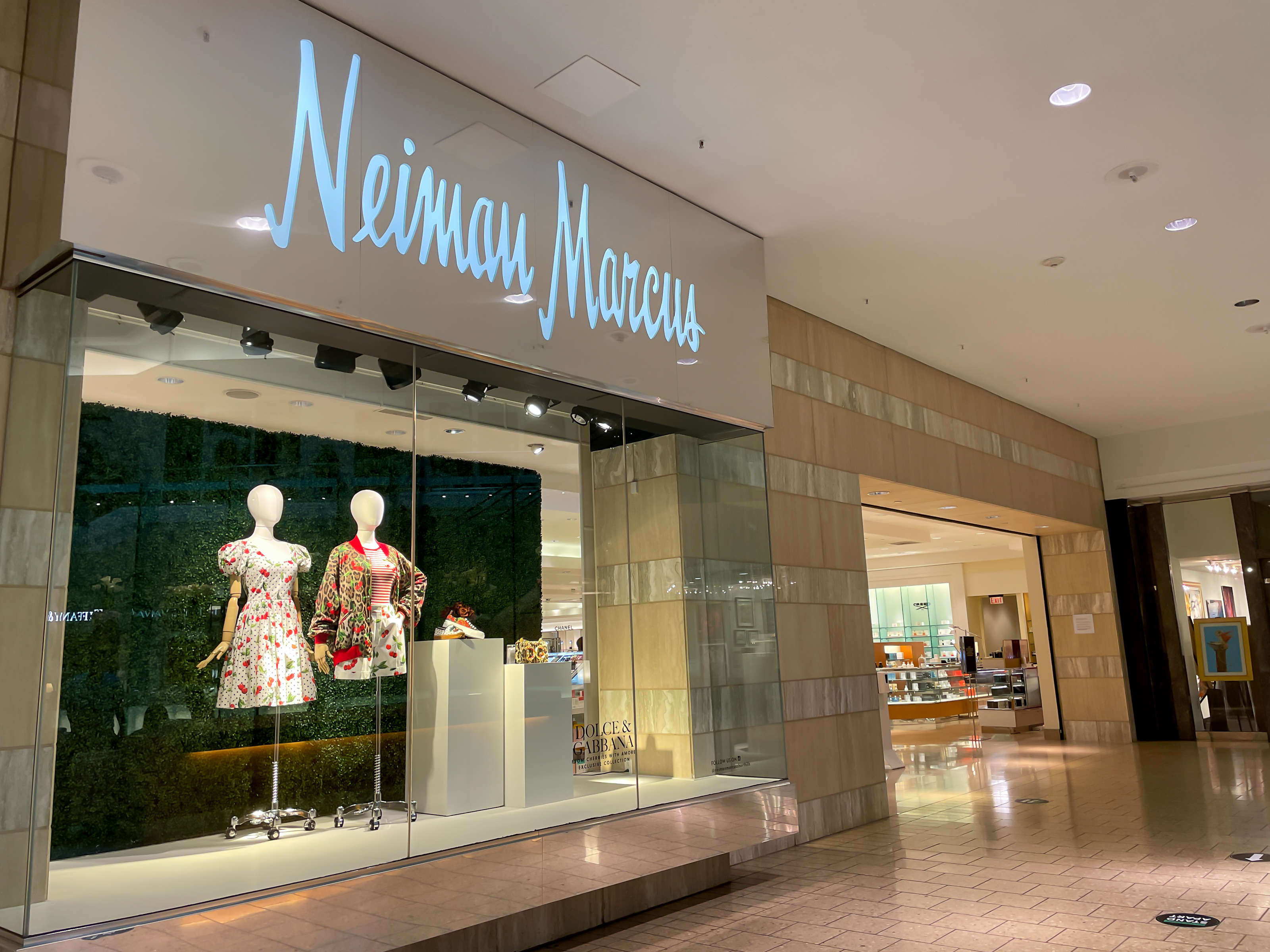 12 Popular Retail Stores That Went Bankrupt-5