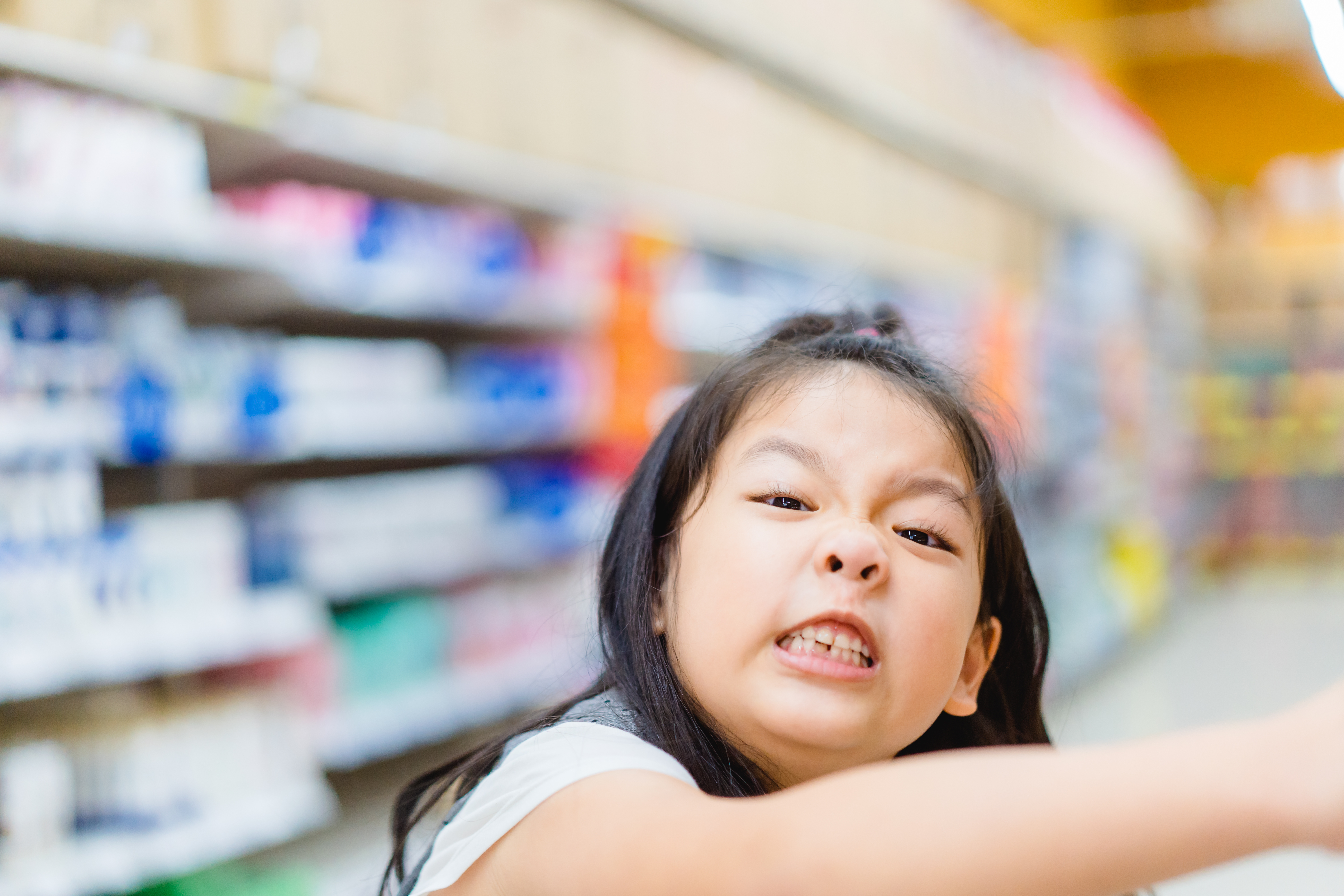 12 Things You Should Never Do at the Grocery Store-3