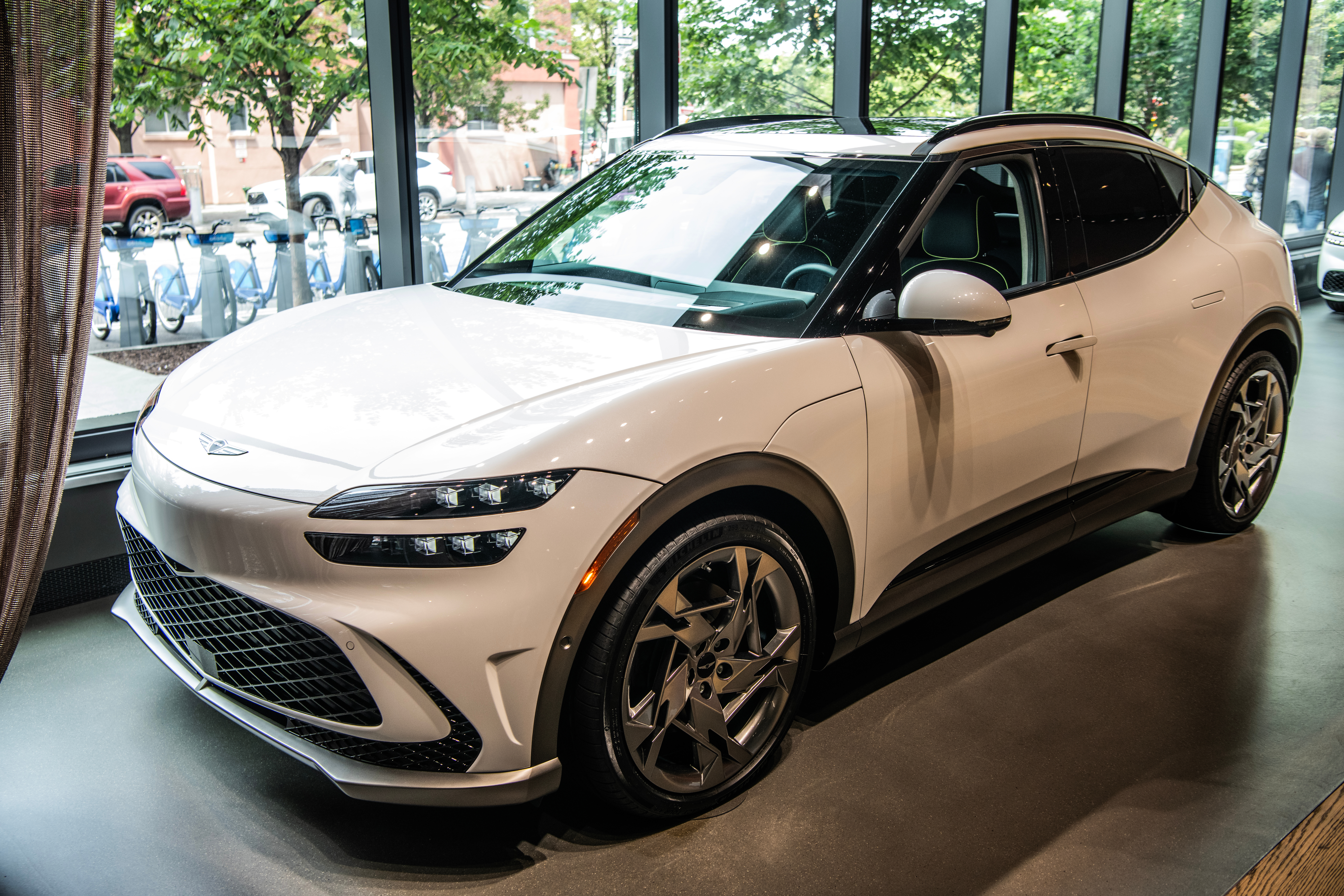 The 5 Safest Cars On The Market Today-6