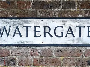 8 Shocking Facts About the Watergate Scandal