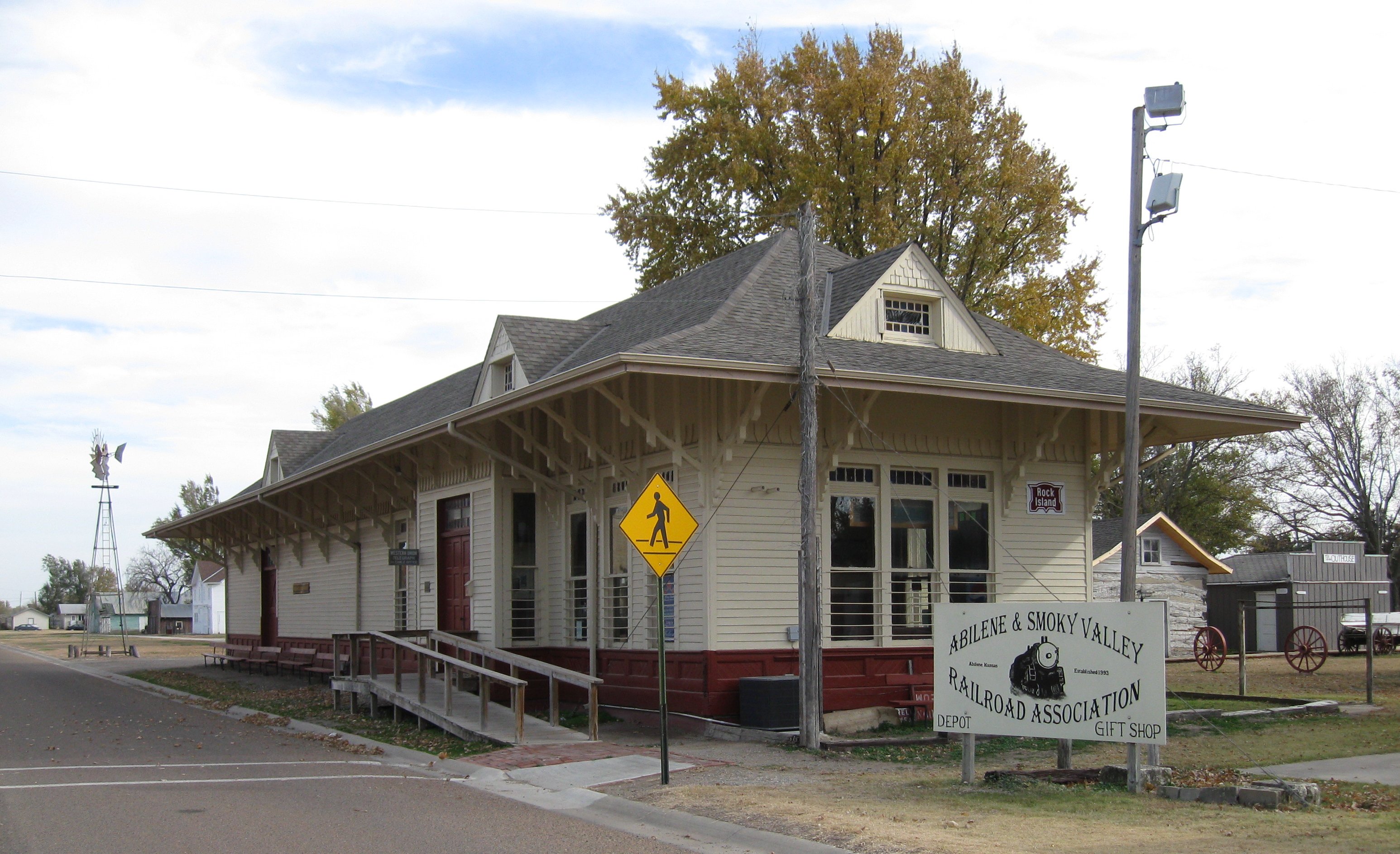 10 Charming Small Towns You Should Visit-8