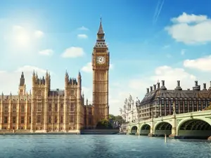 Barefoot Man Climbs Big Ben, Holds London Hostage for 16 Hours