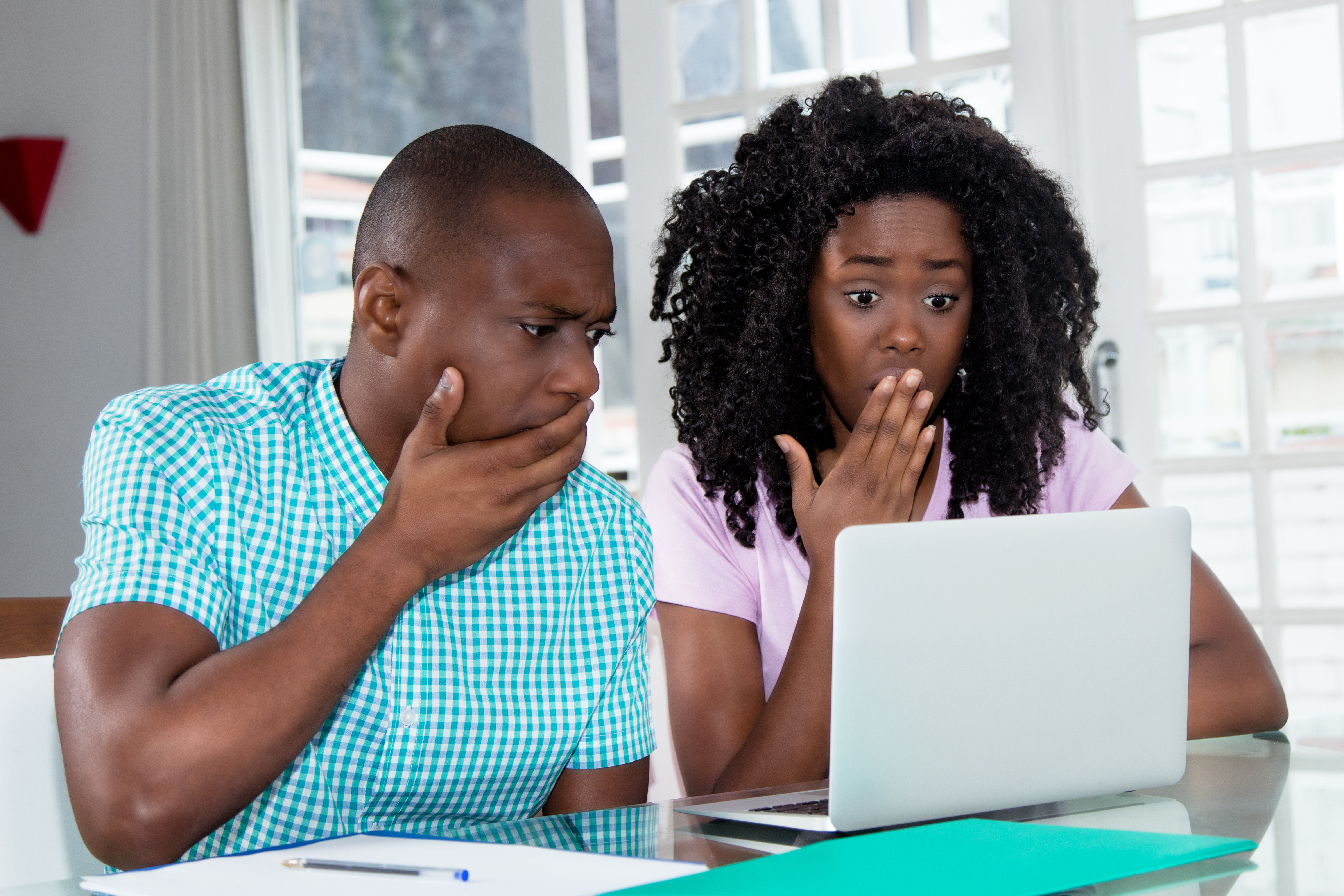 What is Identity Theft and How Does it Happen?-3