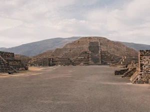 Canadian Tourist Killed, 13 Injured in Shooting at Teotihuacan Pyramids