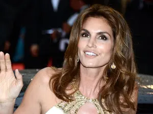 Cindy Crawford's Looks Are Back (Again)