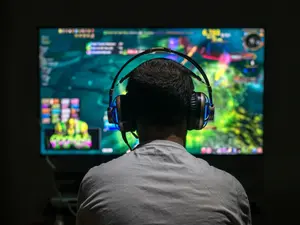 Gamer in Tennessee Foils Alleged Mass Shooting 2,000 Miles Away