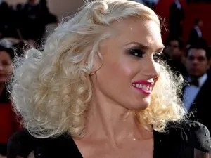 Gwen Stefani Smiles Through Split Rumors