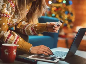 Holiday Shopping Online? Here Are 8 Ways to Protect Your Banking Info