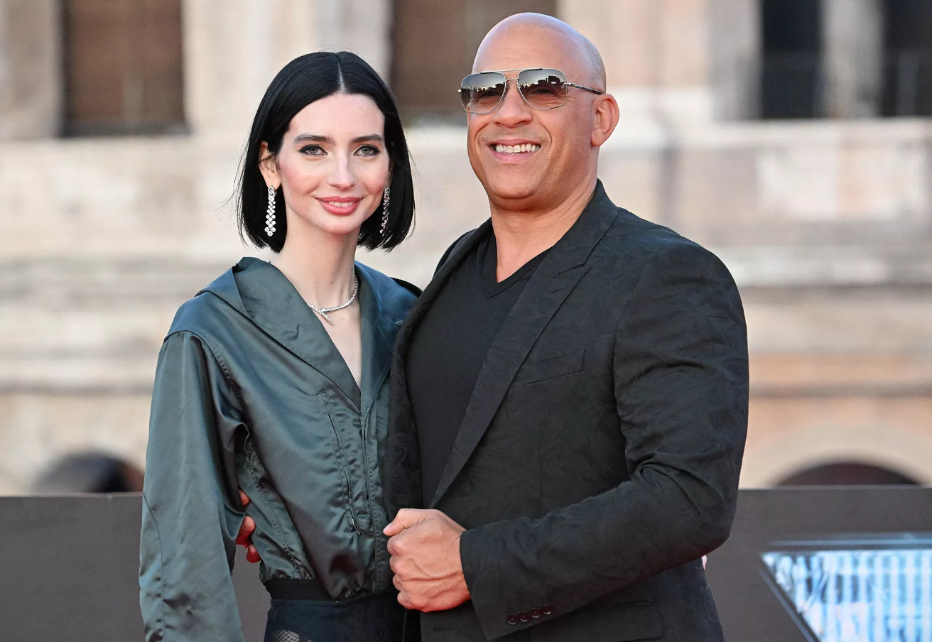 Hollywood's Hidden Family Ties: Guess Who's Godparent to Whom?-3
