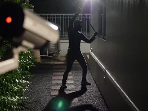 How to Keep Burglars From Targeting Your Home