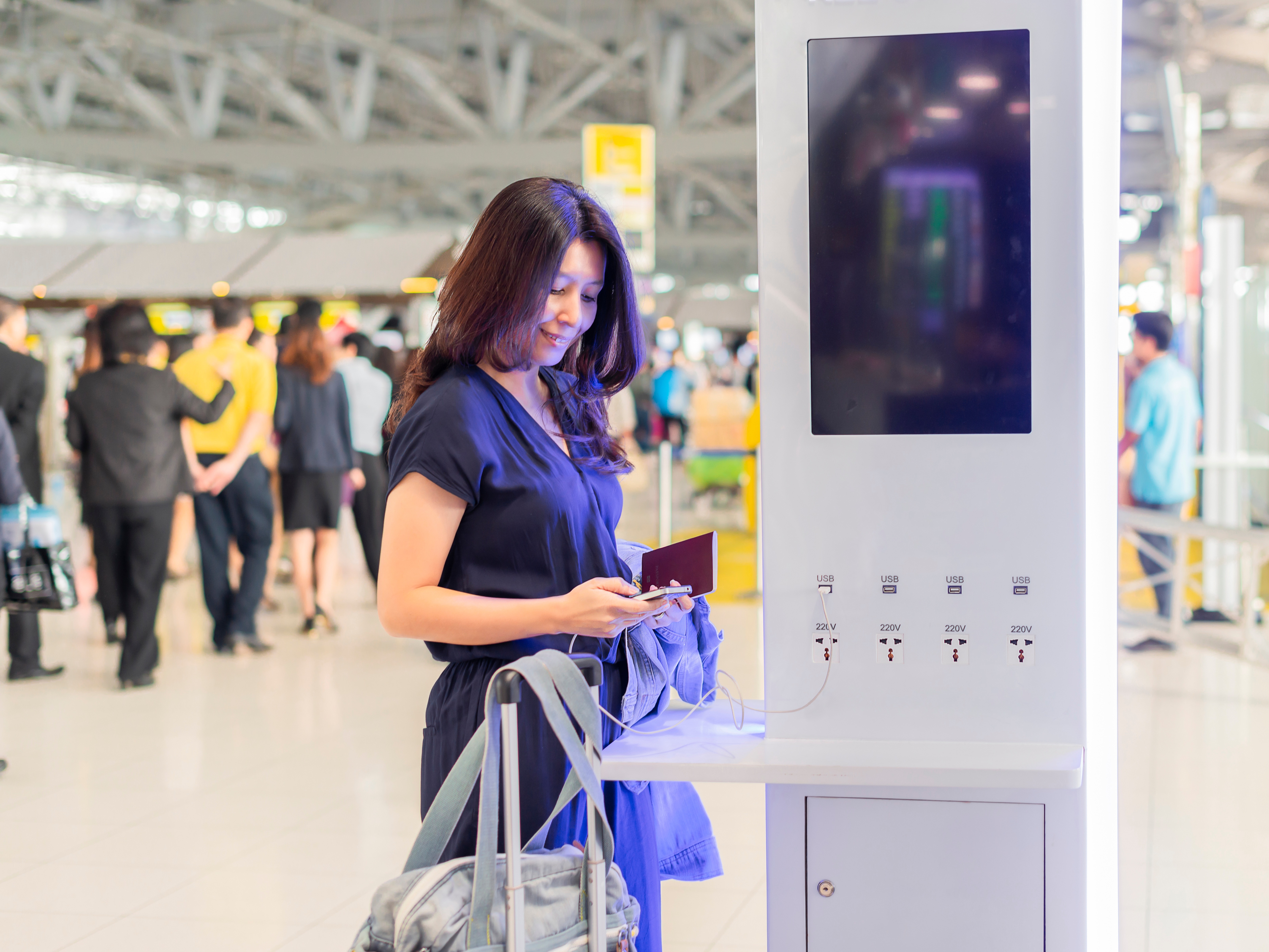 How To Stay Safe From 'Juice Jacking' During Your Travels This Holiday - 1
