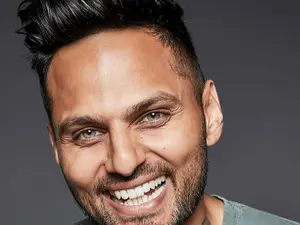 Jay Shetty's No-Scroll Trick Is Simpler Than You Think