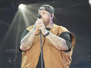 Jelly Roll Confesses to Cheating