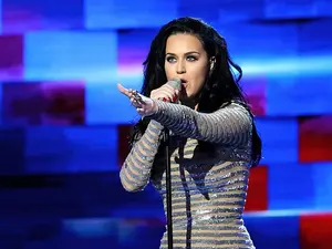 Katy Perry, Justin Trudeau Hold Hands in Paris Night Out