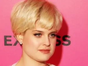 Kelly Osbourne Slams Trolls: 'My Dad Just Died!'