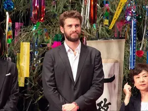 Liam Hemsworth Stuns on the Beach