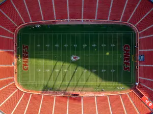 Chiefs' Star Races From Aunt's Funeral to Game
