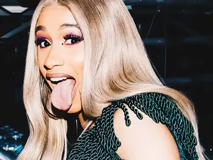 Pop Star Seen at Gym Days After Giving Birth
