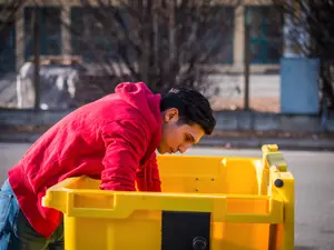 She Eats Only From Dumpsters and Says It's Changed Her Life