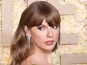Taylor Swift Shocks With Dance Moves