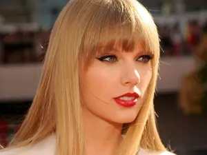Taylor Swift's 4-Word Comeback
