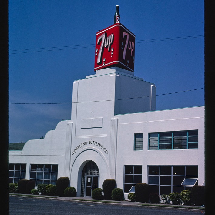 7-Up Bottling Company, central vertical view, NE 14 & Sandy Boulevard, Portland, Oregon (LOC)
