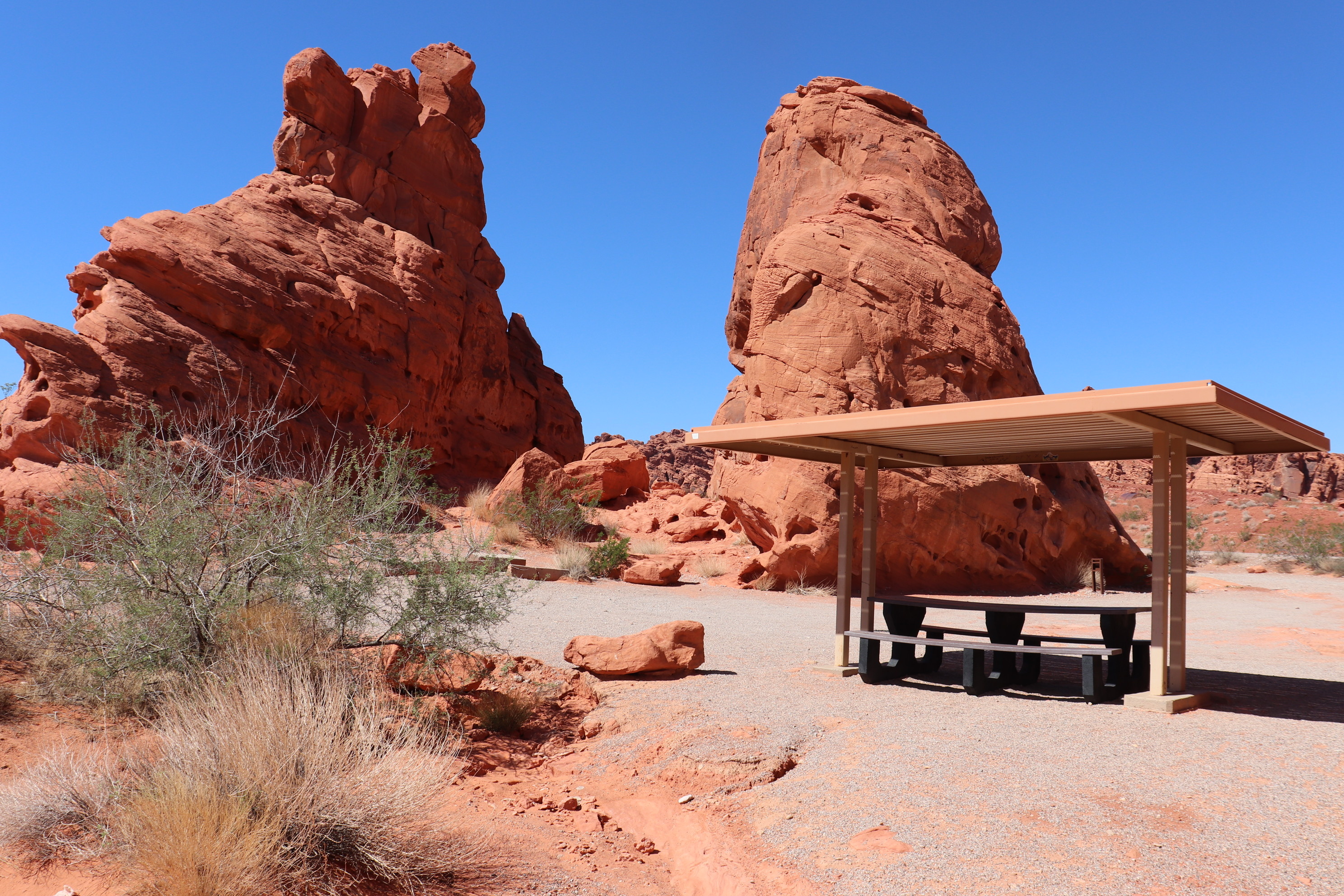 2 Nevada Men Face Prison for Vandalizing Ancient Lake Mead Rocks-2