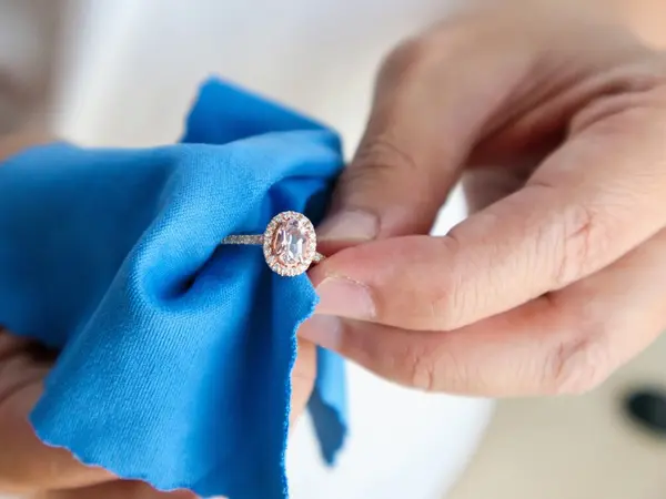 Windex® Hacks You Didn't Know About-4