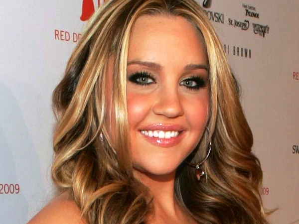 10 Celebrity Theft Scandals-3