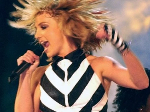 10 Celebrity Theft Scandals-5